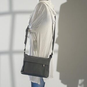 Universal Thread Gray Crossbody Bag